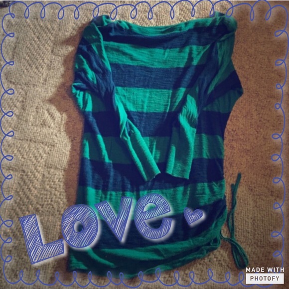 Express Tops - 💚Express shirt.