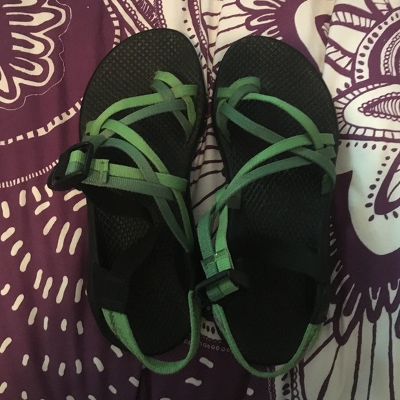 Chaco's green size 7 women's shoe!!