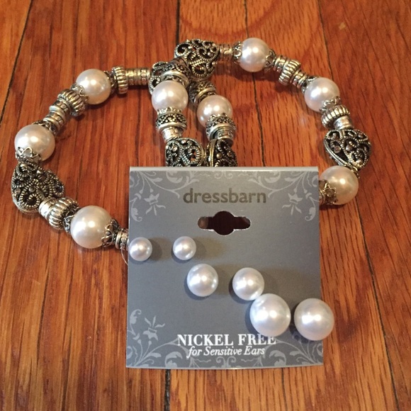☀️Summer Clarance☀️DressBarn Bracelets & Earrings - Picture 2 of 4