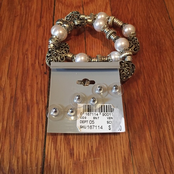 ☀️Summer Clarance☀️DressBarn Bracelets & Earrings - Picture 4 of 4