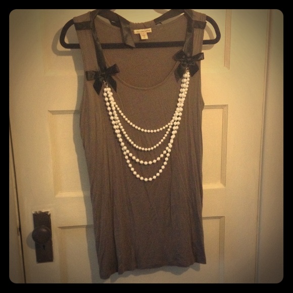 Cha Cha Vente Tank with attached pearl necklace