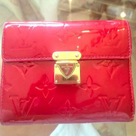 Authentic Louis Vuitton Wallet.