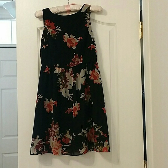 LOFT Dresses & Skirts - Floral dress