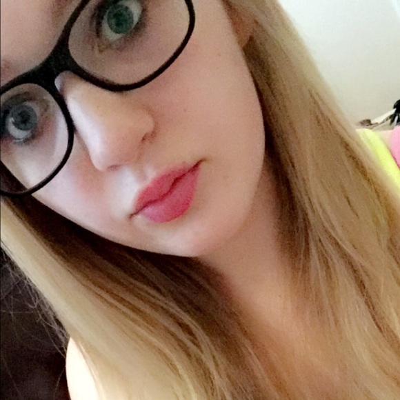 Meet your Posher, Megan
