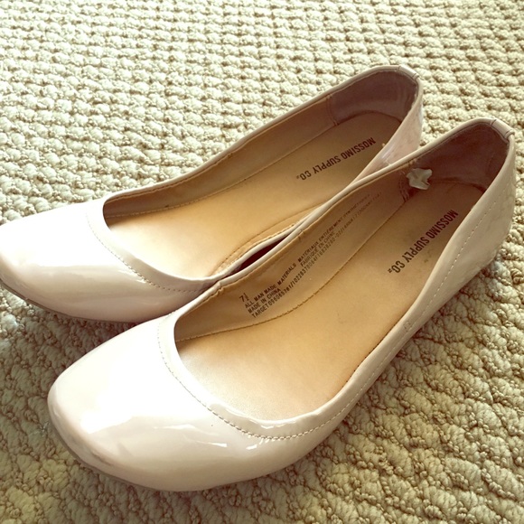 Nude Flats