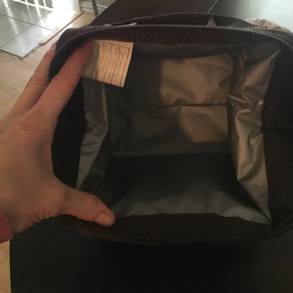 Lunch box - Picture 2 of 2