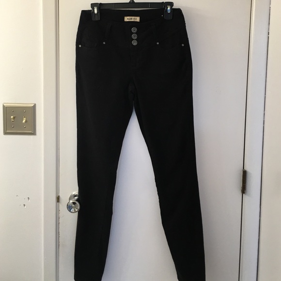 Black Jeans with butt lifter