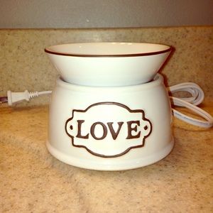 Scentsy Love Warmer with Watermelon Patch bar.