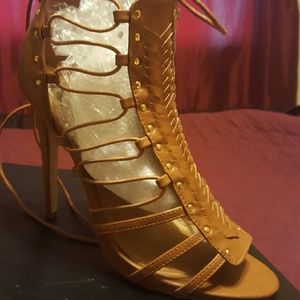 Shoes size 10