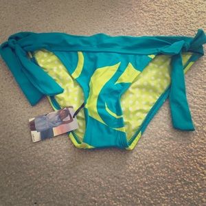 Nwt O'neill women swimwear bottom size small