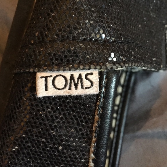 Toms - Picture 3 of 3