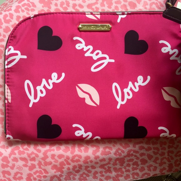 NWT  3 Piece Betsey Johnson Pink fuchsia pouches - Picture 3 of 4