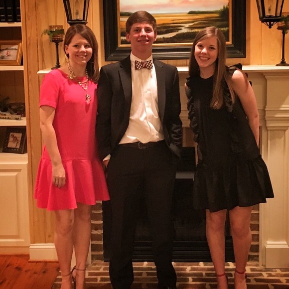 Meet Your Posher, Caroline! - Picture 2 of 4