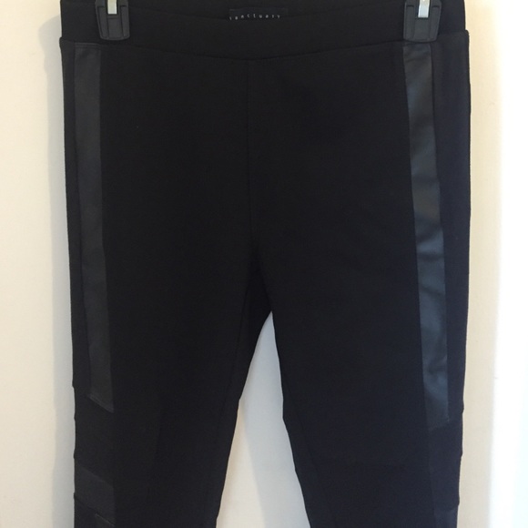 Leggings with suede and leather piping