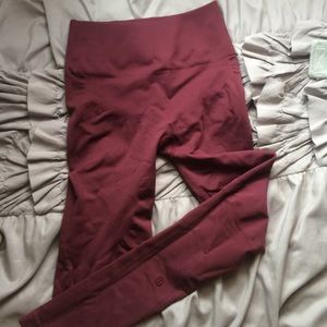 Lululemon maroon leggings