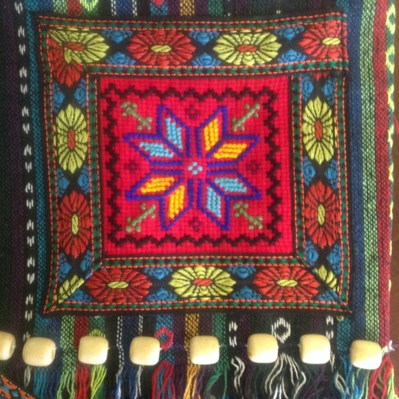 🆒🆕Crossbody Fully Embroidered Purse!! NWOT!!🆒🆕 - Picture 2 of 4