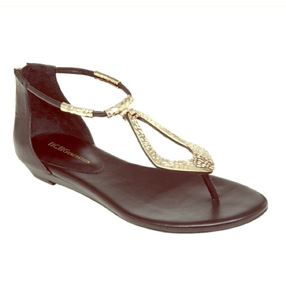 🎉SALE🎉 BCBGeneration Astoria Thong Sandals