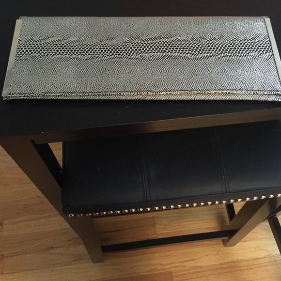 Silver clutch