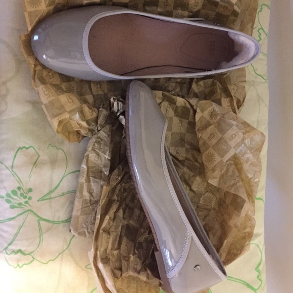 Ugg pantent leather flats 7.5