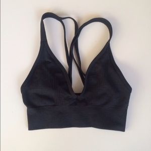 Lululemon Seamlessly Plunge Bra
