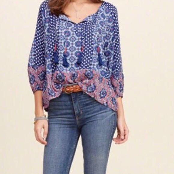 Hollister Tops - NWOT Floral Boho Top sz S