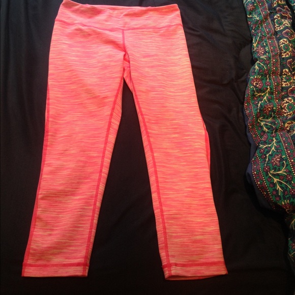 Zella crops
