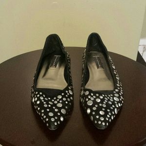 Black pointy toe flats
