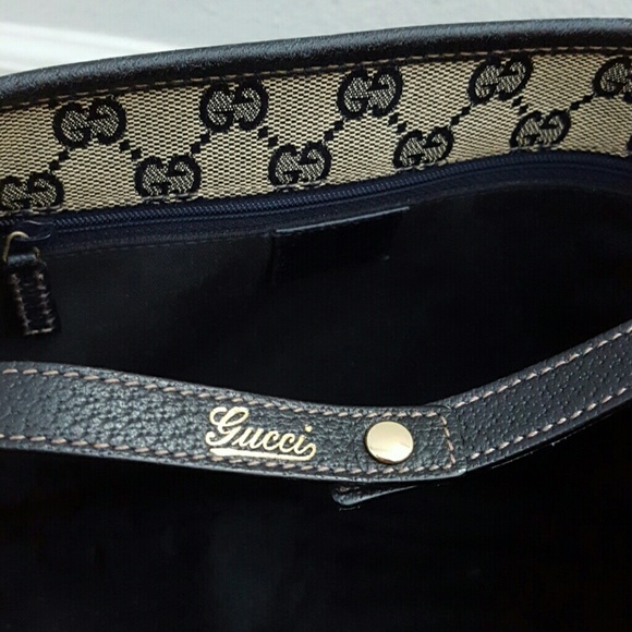 Gucci Leather Shoulder Bag - Picture 3 of 4
