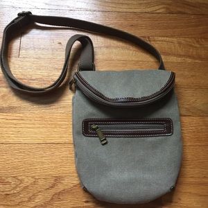 NWOT Cargoit Crossbody bag