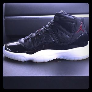 Retro Jordan 11 (72-10's) size 6Y NEVER WORN