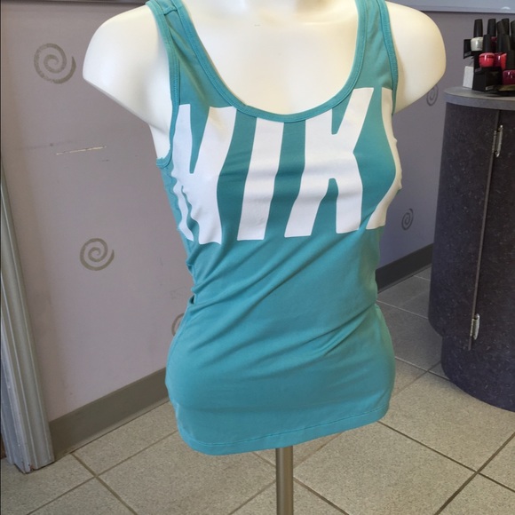 Nike workout top
