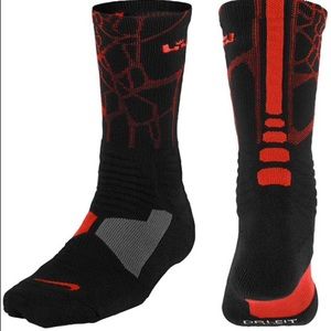 Lebron Elite Crew Socks size med