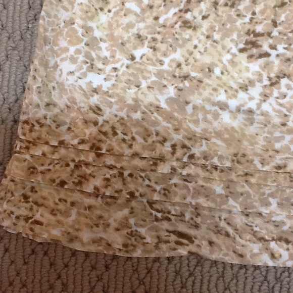 Loft- Beige & White Skirt - Picture 2 of 3