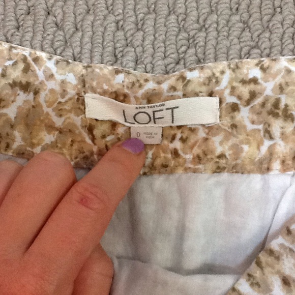 Loft- Beige & White Skirt - Picture 3 of 3