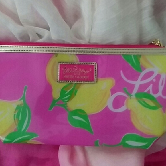 Ljlly Pulitzer cosmetic case and iPhone 5 case - Picture 2 of 4