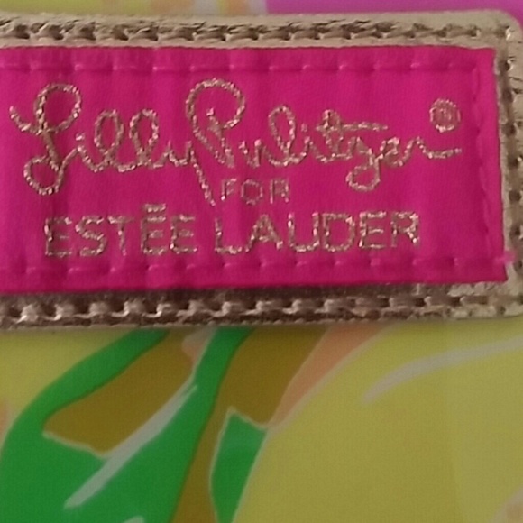 Ljlly Pulitzer cosmetic case and iPhone 5 case - Picture 4 of 4