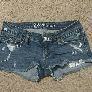Bullhead short shorts