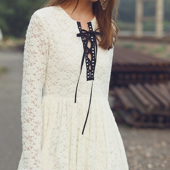 Few Moda Paris Romance Lace Dress