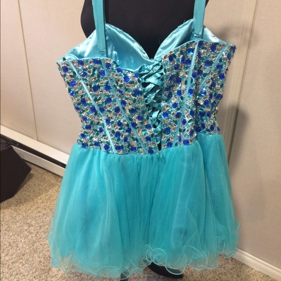 Sweet 16/Prom/homecoming dress. Beaded corset.😍 - Picture 3 of 4