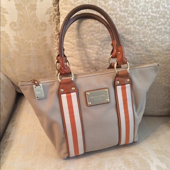 Michael Kors Handbags - ‼️Sold‼️Michael Kors tote