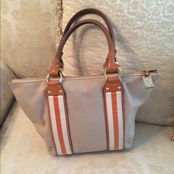 ‼️Sold‼️Michael Kors tote - Picture 4 of 4