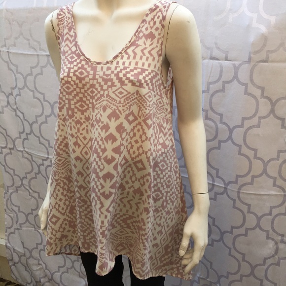 🚫SOLD/BUNDLED🚫 Painted Threads High Low Top - Picture 2 of 3