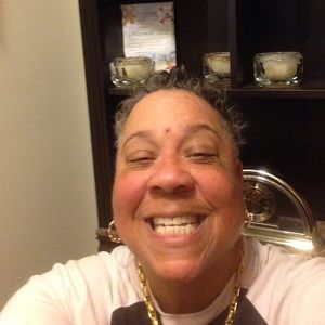 Meet your Posher, Leslie