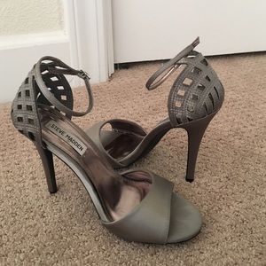 Steve Madden adorable 4 inch gray heels Size 8
