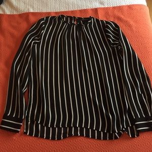 Beautiful White House Black market blouse