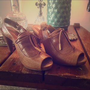 Antonio Melani open toe booties