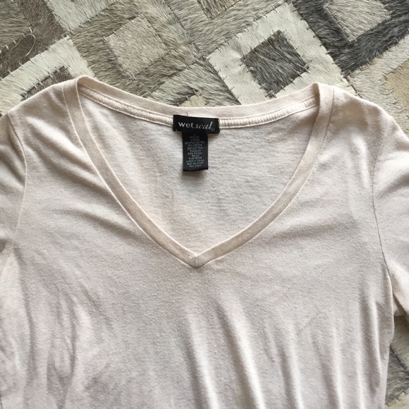 🌙 Beige Tee 🌙 - Picture 3 of 4