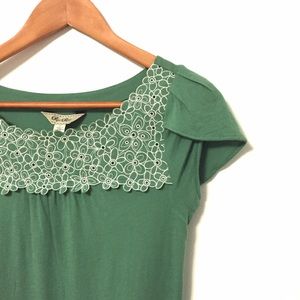 Anthro Green Floral Punch-out Tee by Ric Rac