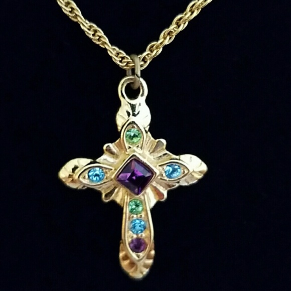 Cross necklace. - Picture 2 of 3