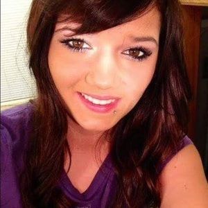 Meet your Posher, Caiti